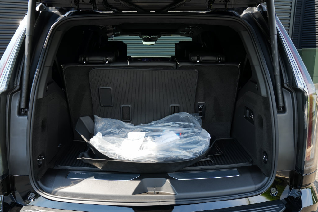 Used 2026 Cadillac Escalade V AWD/4WD image 19