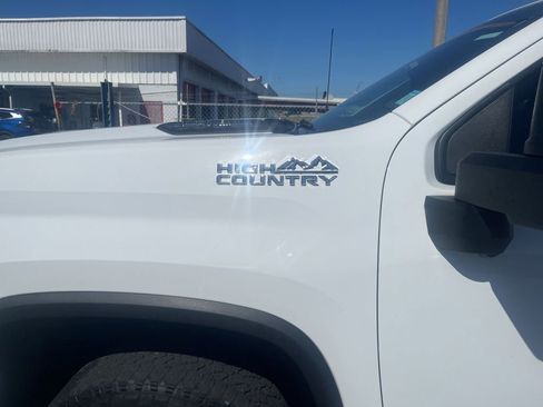 Used 2024 Chevrolet Silverado 2500 High Country image 10