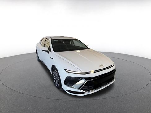 Used 2025 Hyundai Sonata SEL image 3