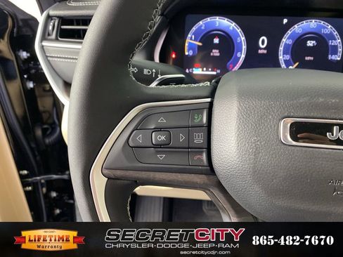 New 2025 Jeep Grand Cherokee L Limited w/ Trailer Tow Package image 15