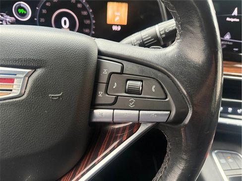 Used 2021 Cadillac Escalade Luxury AWD/4WD image 24