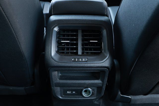 Used 2024 Volkswagen Tiguan SE AWD/4WD image 27