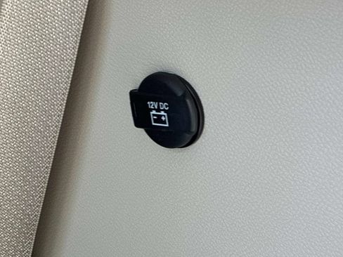 Used 2024 Chrysler Pacifica Touring-L FWD image 14