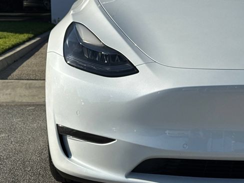Used 2022 Tesla Model Y Performance AWD/4WD image 7