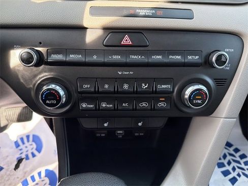 Used 2022 Kia Sportage LX w/ LX FWD Value Edition Package image 21