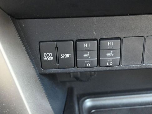 Used 2013 Toyota RAV4 Limited image 25