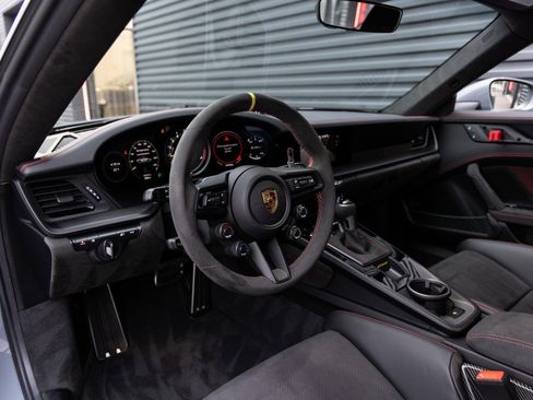 Certified 2024 Porsche 911 GT3 RS image 4