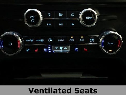 Used 2023 Ford F350 Lariat w/ Lariat Ultimate Package AWD/4WD image 35