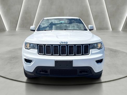 Used 2021 Jeep Grand Cherokee Laredo AWD/4WD image 2