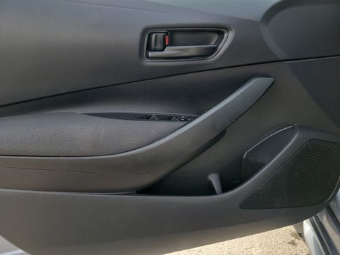 Used 2022 Toyota Corolla LE image 17