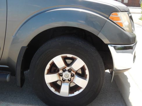 Used 2009 Nissan Frontier SE w/ SE Value Truck Pkg AWD/4WD image 23