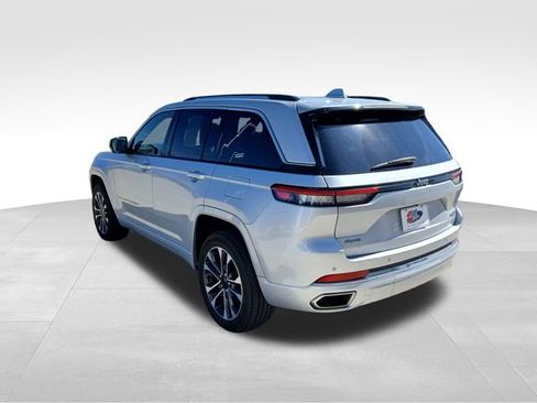 Used 2022 Jeep Grand Cherokee Overland image 3