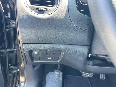 Used 2015 Nissan Pathfinder S FWD image 22
