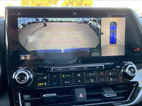 Used 2021 Toyota Highlander Platinum FWD image 27