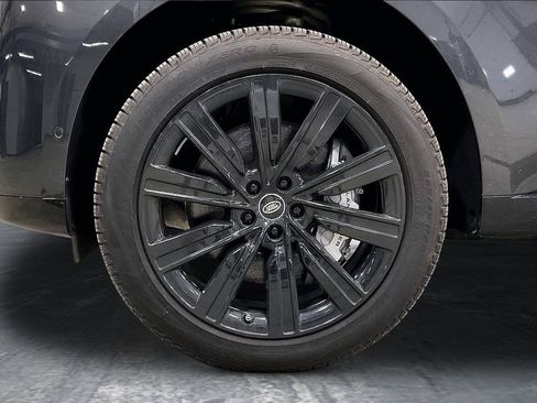 Used 2025 Land Rover Range Rover Long Wheelbase SE AWD/4WD image 35