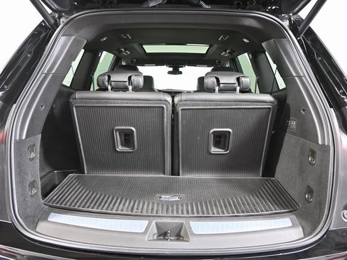 Used 2024 Cadillac XT6 Premium Luxury image 17