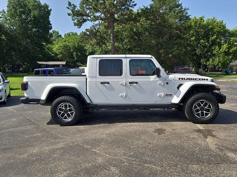 Used 2024 Jeep Gladiator Rubicon AWD/4WD image 5