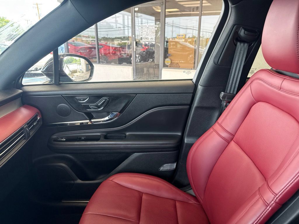 Certified 2025 Lincoln Corsair Reserve AWD/4WD image 23
