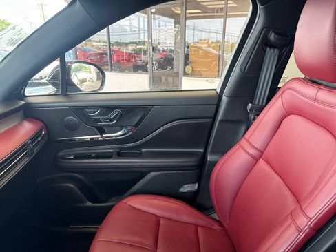 Certified 2025 Lincoln Corsair Reserve AWD/4WD image 23