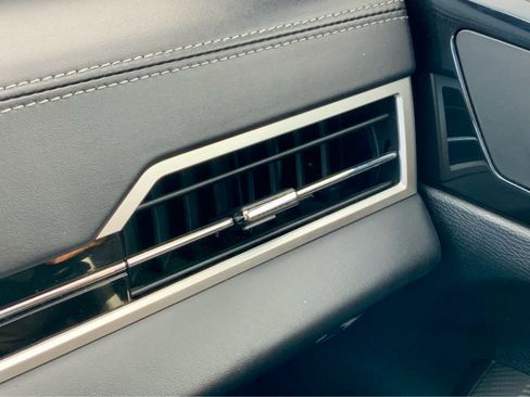 Used 2024 Mitsubishi Outlander SE image 49