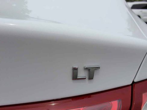 Used 2019 Chevrolet Malibu LT FWD image 7