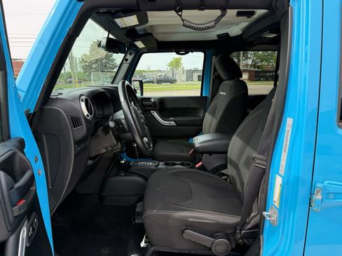 Used 2018 Jeep Wrangler Unlimited Rubicon w/ Cold Weather Group AWD/4WD image 10