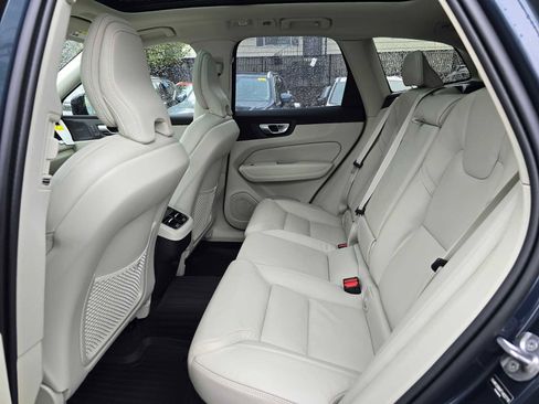 New 2026 Volvo XC60 B5 Ultra w/ Protection Package Premier AWD/4WD image 17