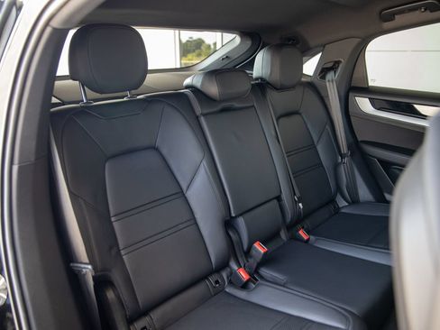 Certified 2024 Porsche Cayenne Coupe AWD/4WD image 24