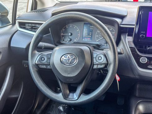 Certified 2025 Toyota Corolla LE image 18