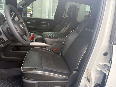 Used 2025 RAM 3500 Laramie AWD/4WD image 11