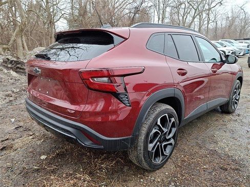 Certified 2025 Chevrolet Trax RS w/ Driver Confidence Package image 10