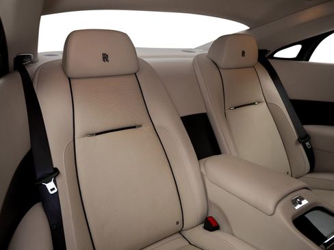 Used 2017 Rolls-Royce Wraith RWD image 36