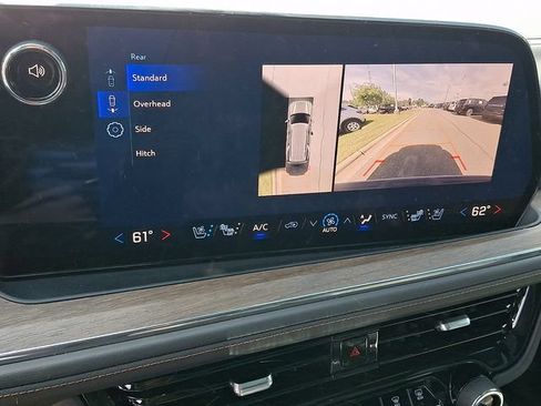 Used 2025 Chevrolet Tahoe High Country AWD/4WD image 16