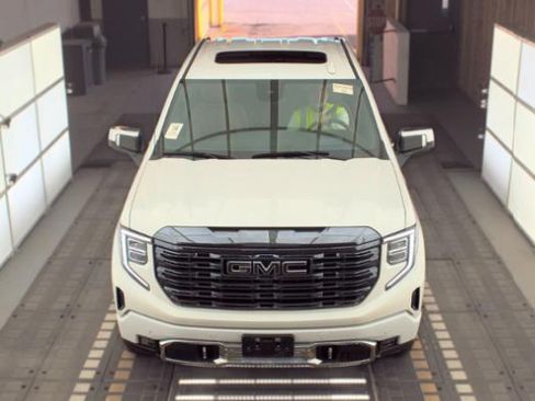 Used 2023 GMC Sierra 1500 Denali Ultimate AWD/4WD image 2