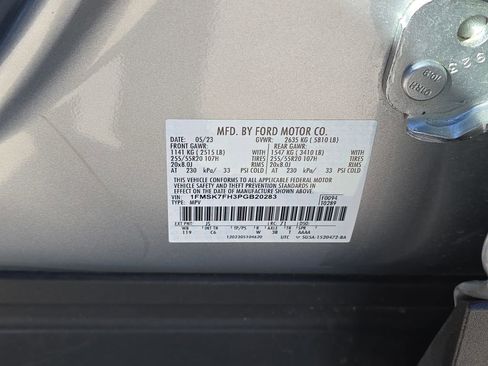 Used 2023 Ford Explorer Limited image 40