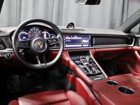 Certified 2022 Porsche Panamera 4 Platinum Edition image 4