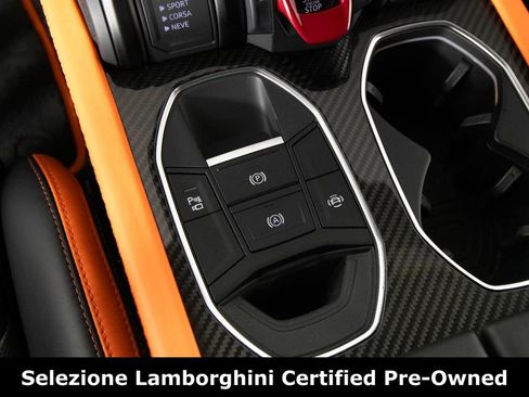 Used 2025 Lamborghini Urus SE image 26
