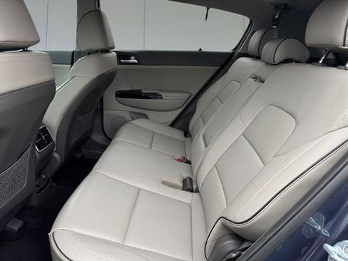 Used 2018 Kia Sportage EX image 9