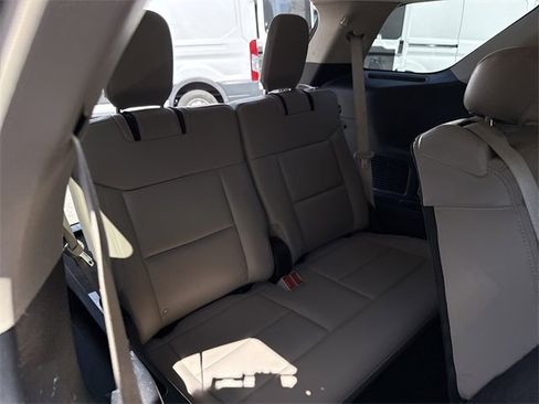 Used 2022 Ford Explorer XLT w/ Equipment Group 202A image 40