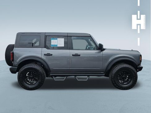 Used 2023 Ford Bronco Wildtrak image 2