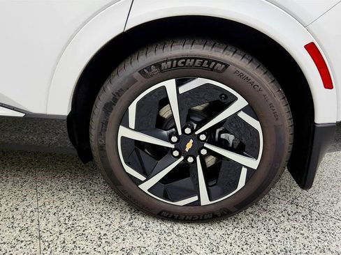 Used 2024 Chevrolet Equinox EV LT FWD image 9