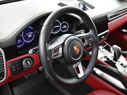 Certified 2022 Porsche Cayenne Turbo image 17