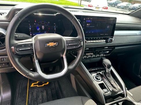 Used 2023 Chevrolet Colorado LT w/ LT Convenience Package II image 17