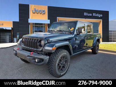 Used 2025 Jeep Gladiator Sport