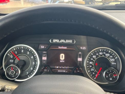 Used 2024 RAM 1500 Laramie image 28