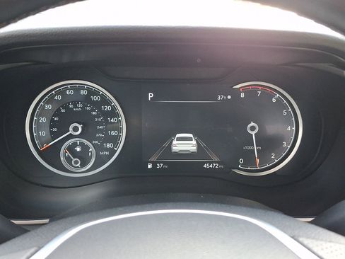 Used 2023 Genesis G70 2.0T image 21