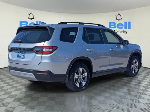 Certified 2025 Honda Pilot EX-L image 4