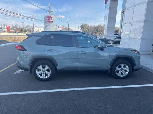 Used 2021 Toyota RAV4 XLE image 5