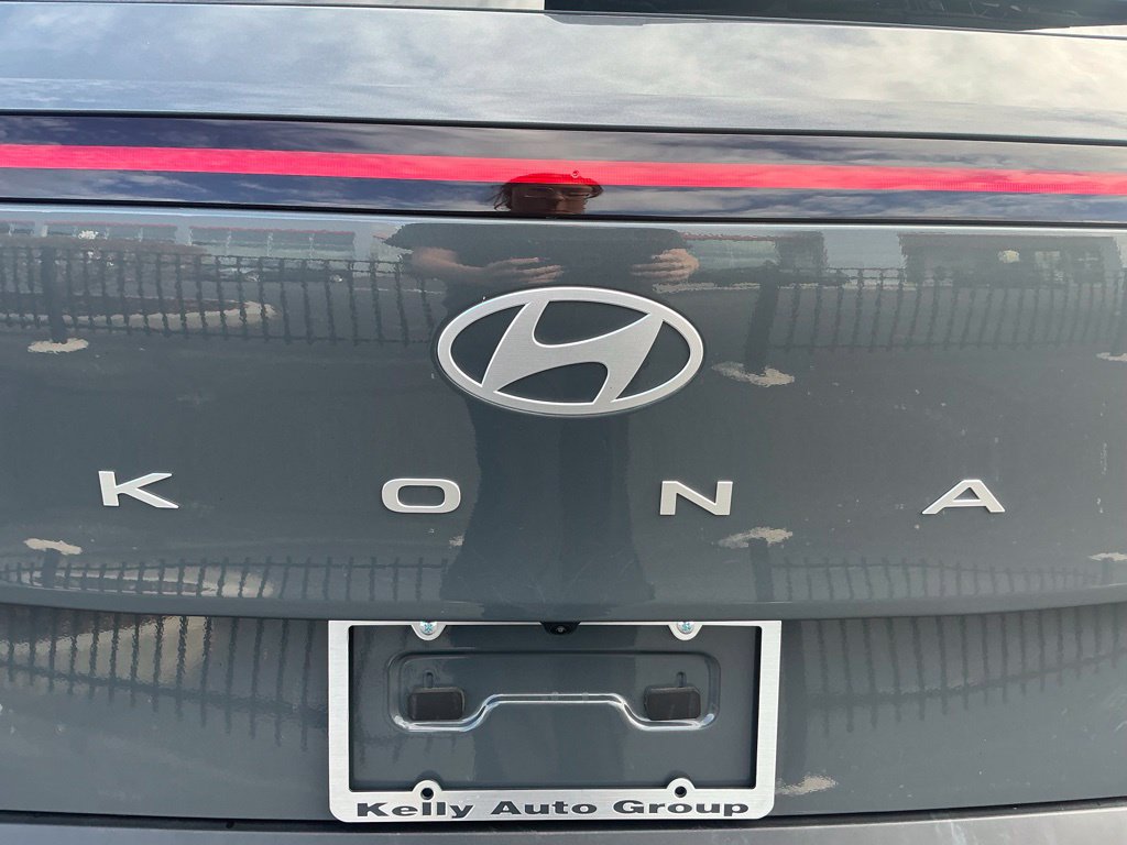 Certified 2025 Hyundai Kona SEL AWD/4WD image 9