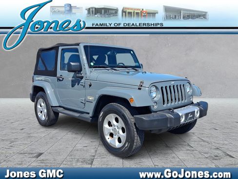 Used 2015 Jeep Wrangler Sahara w/ Connectivity Group AWD/4WD image 1
